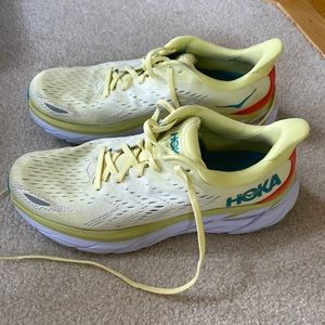 Hoka Clifton 8 women size 9